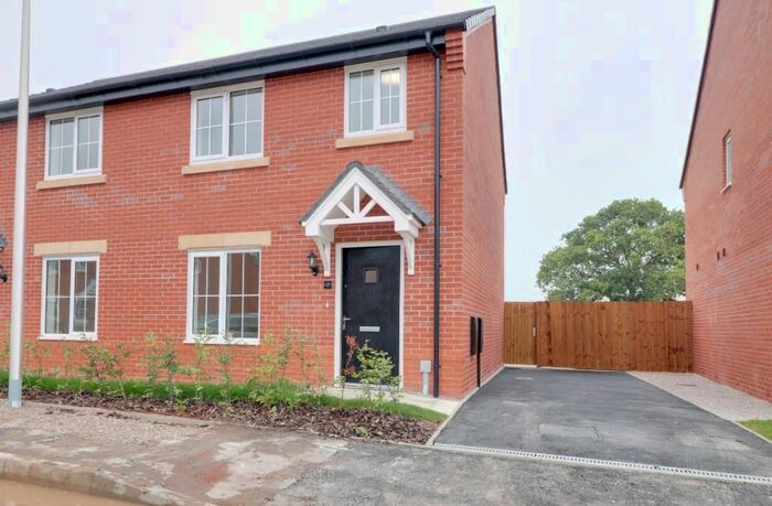 3 Bedroom Semi-Detached House To Rent In James Gibbon Drive, Stoneley Park, Crewe, CW1