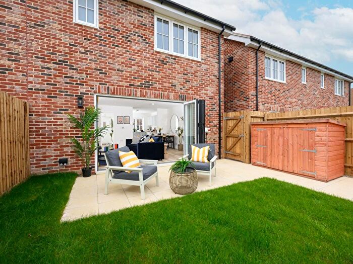 2 Bedroom End Of Terrace House For Sale In Little Green Lane, Croxley Green, Rickmansworth, WD3