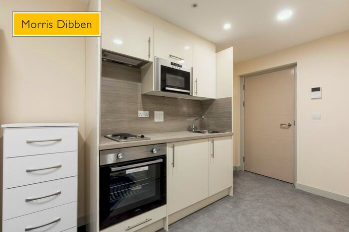 Studio To Rent In Fawcett Road, Southsea, PO4