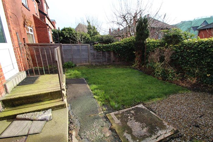 4 Bedroom Semi-Detached House To Rent In Derwentwater Grove, Headingley, Leeds, LS6