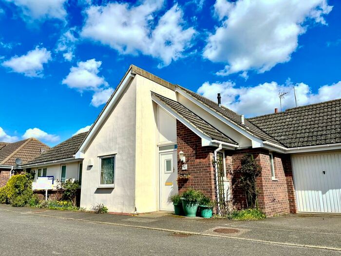 3 Bedroom Bungalow To Rent In White Horse Gardens, March, PE15