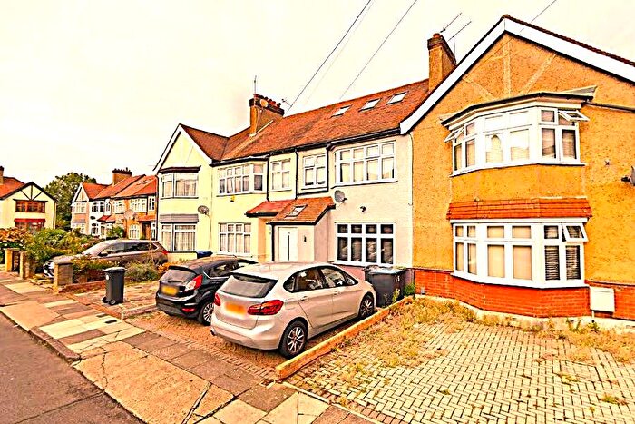 3 Bedroom Terraced House For Sale In Devonia Gardens, Edmonton, N18