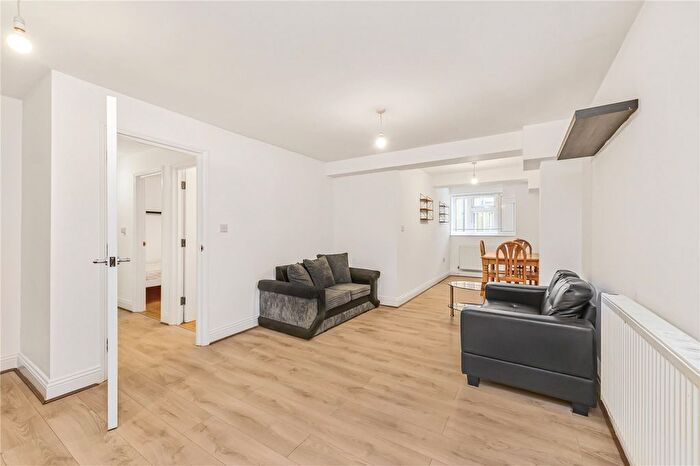 2 Bedroom Flat To Rent In Brixton Road, London, SW9