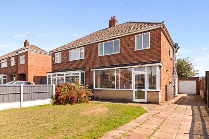 3 Bedroom Semi-Detached House For Sale In Staindale Road, Scunthorpe, Ashby, DN16
