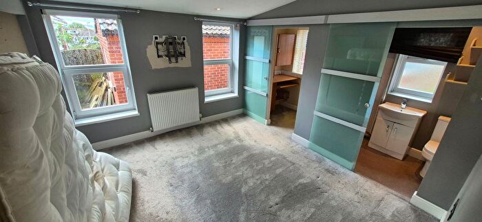 4 Bedroom Semi-Detached House For Sale In Harford Road, Cayton, Scarborough, YO11