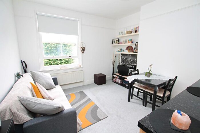1 Bedroom Flat To Rent In Tisbury Road, Hove, BN3