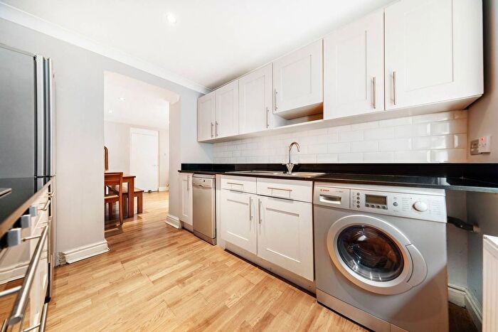 1 Bedroom Flat To Rent In Cornwall Crescent, Ladbroke Grove, London, W11