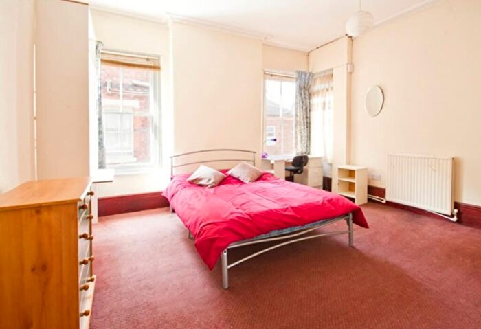 1 Bedroom House To Rent In Forest Road West, Nottingham, NG7