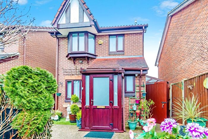 3 Bedroom Link Detached House For Sale In Primrose Lane, Croydon, CR0
