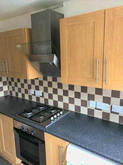 3 Bedroom House To Rent In Western Street, Sandfields, Swansea, SA1