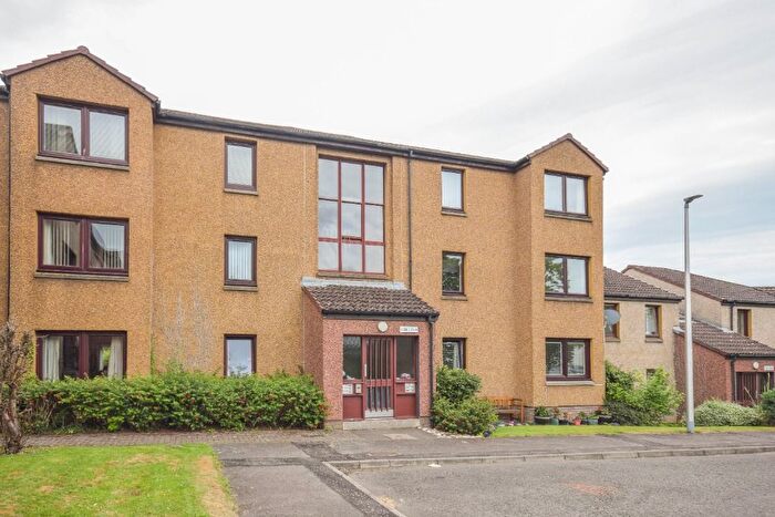 2 Bedroom Flat To Rent In Don Street, Forfar, Angus, DD8