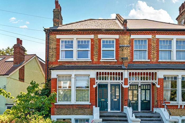 2 Bedroom Flat For Sale In Auckland Hill, West Norwood, London, SE27