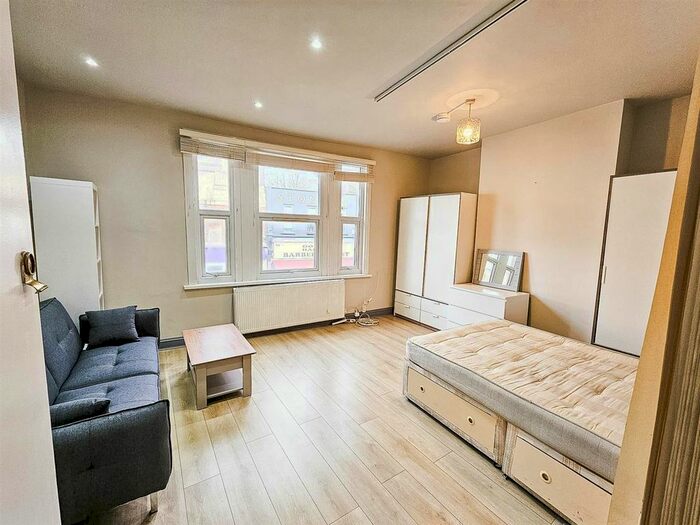 1 Bedroom Flat To Rent In Church Lane, London, E11