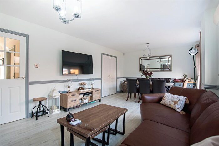 4 Bedroom Detached House For Sale In Park Mews, Wellingborough, NN8