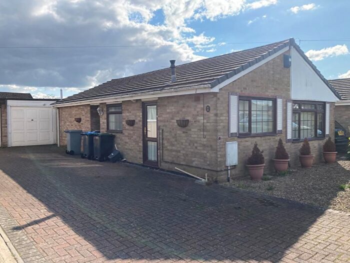 3 Bedroom Detached Bungalow To Rent In Shillbrook Avenue, Carterton, OX18