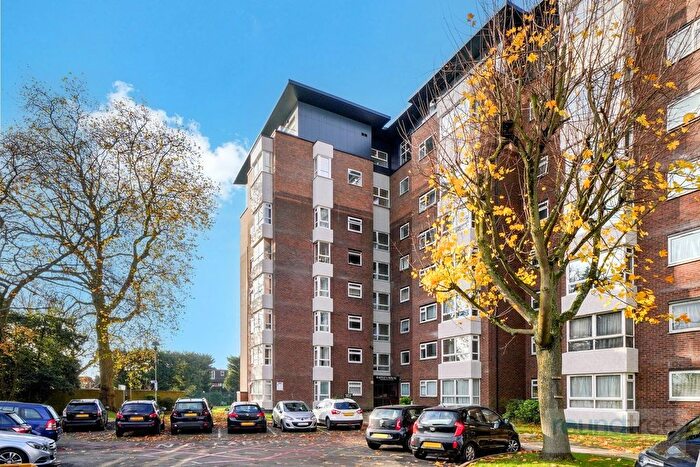 3 Bedroom Flat To Rent In Raffles House, Brampton Grove, Hendon, NW4