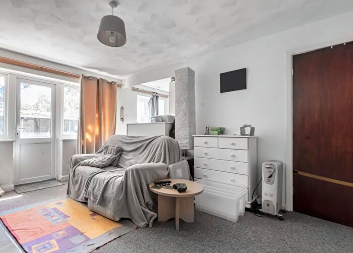 1 Bedroom Flat For Sale In Hulse Road, Banister Park, Southampton, Hampshire, SO15