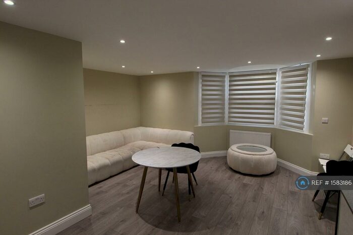 2 Bedroom Flat To Rent In Talbot Road, London, N6