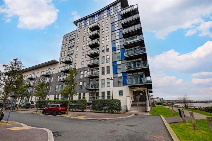 3 Bedroom Penthouse To Rent In Clovelly Place, Greenhithe, DA9