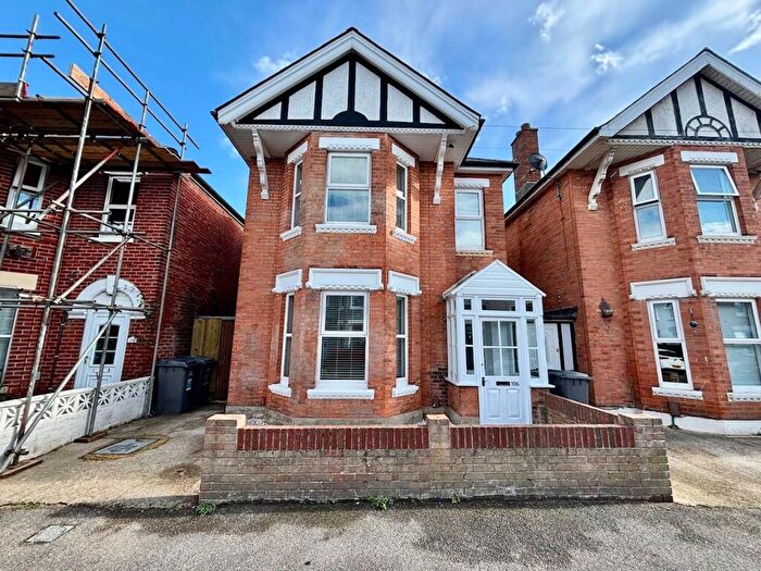 3 Bedroom House To Rent In Gladstone Road East, BH7