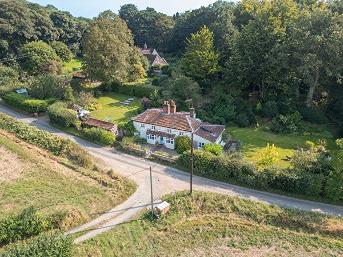 4 Bedroom Cottage For Sale In Oulton, Norwich, NR11