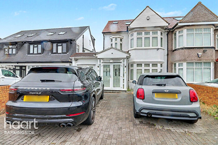 5 Bedroom Semi-Detached House For Sale In Wensleydale Avenue, Clayhall, IG5