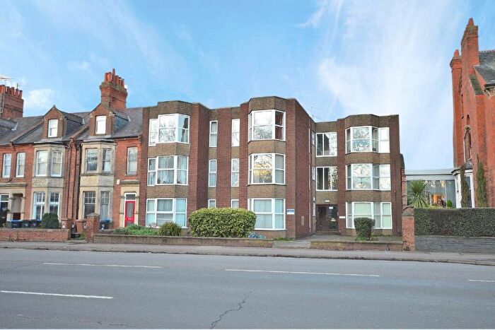 2 Bedroom Apartment For Sale In Kingsley Road, Northampton, NN2