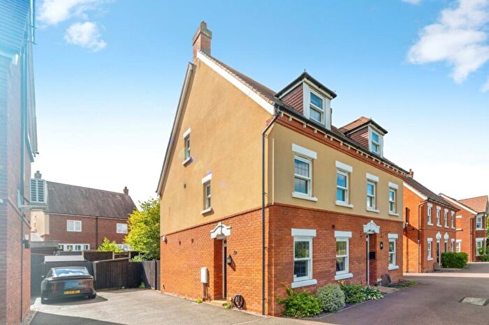 3 Bedroom Semi-Detached House To Rent In Hebbes Close, Kempston, Bedford, MK42