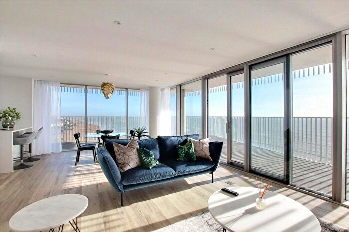 2 Bedroom Flat To Rent In Brighton Road, Worthing, West Sussex, BN11