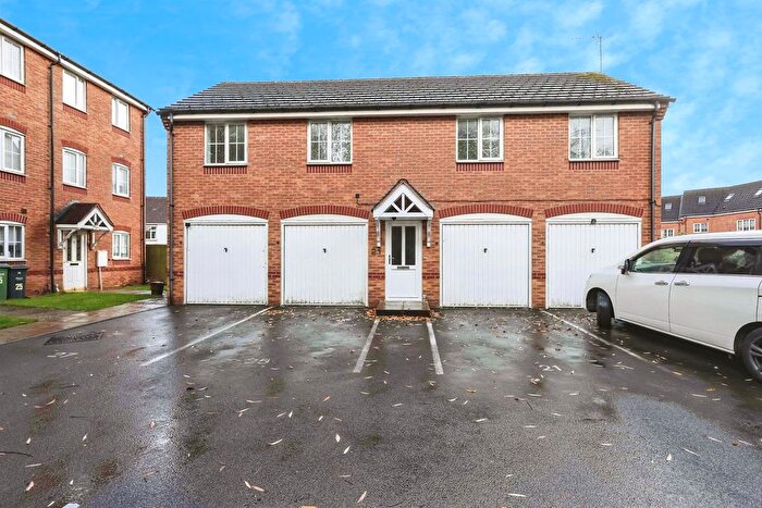 2 Bedroom Flat For Sale In Ashwood Close, Oldbury, B69