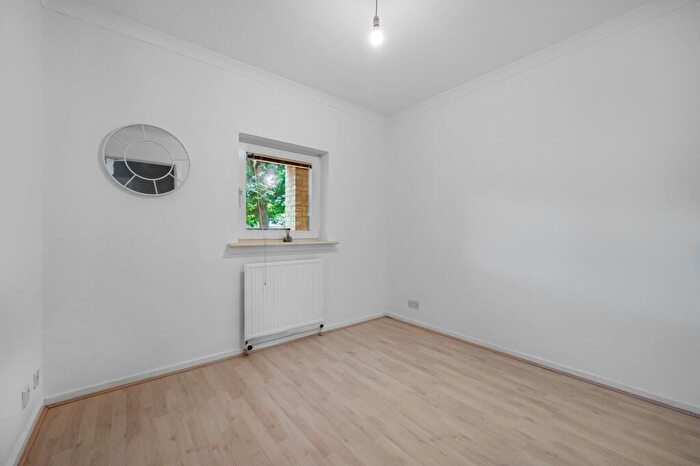 2 Bedroom Flat To Rent In Christian Court, Rotherhithe Street, SE16
