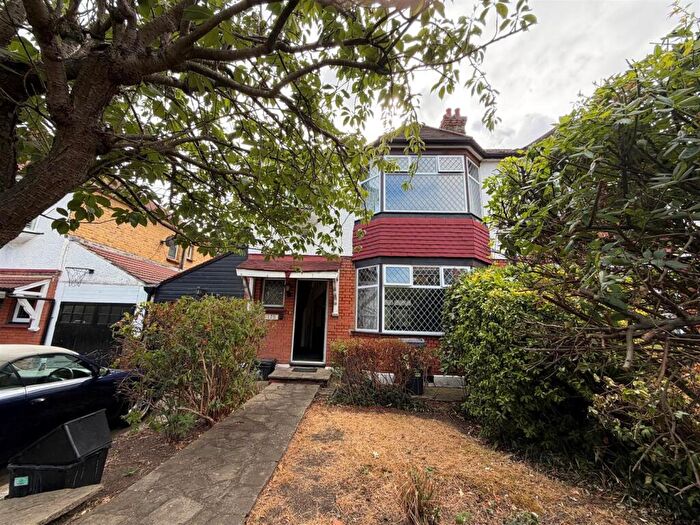 3 Bedroom Semi Detached House For Sale In Hermon Hill, London, E18