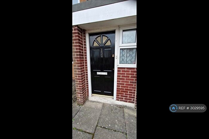 2 Bedroom Flat To Rent In Swinton, Manchester, M27