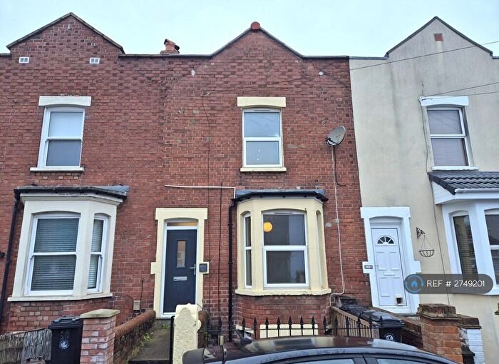2 Bedroom Maisonette To Rent In Arnos Street, Bristol, BS4