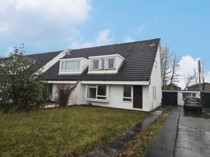 Property For Sale In St. James Gardens, Leyland, Lancashire, PR26