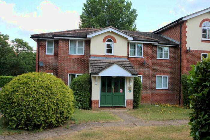 1 Bedroom Flat To Rent In Queen Alexandra Road, High Wycombe, HP11