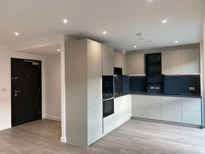 2 Bedroom Flat To Rent In Anax Street, London, N4