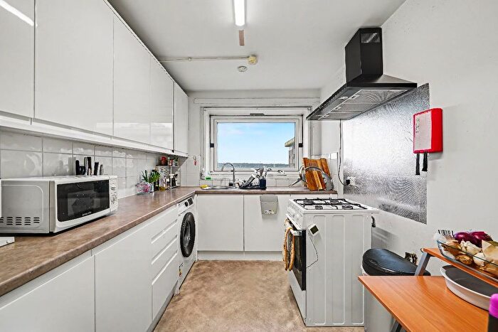 3 Bedroom Flat To Rent In Hampstead Road, London, NW1