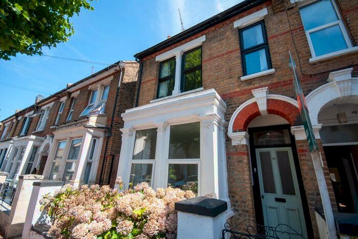 2 Bedroom Flat To Rent In Ashburnham Road, Southend-On-Sea, SS1