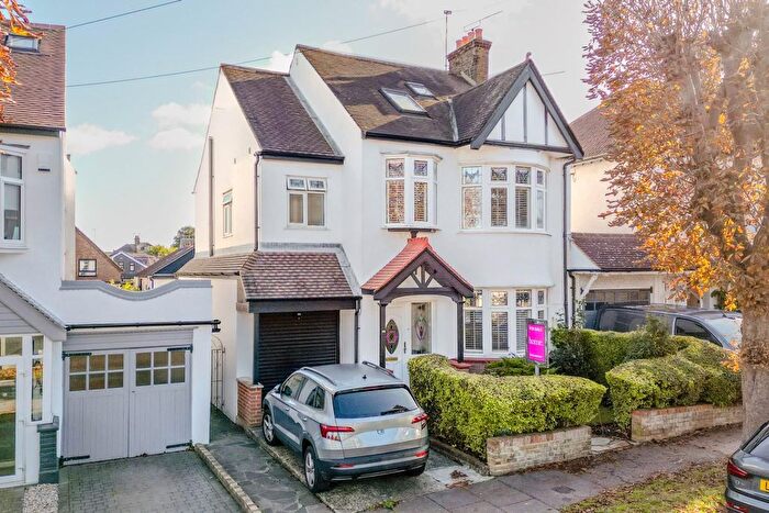 5 Bedroom Detached House For Sale In Belfairs Drive, Leigh-On-Sea, SS9