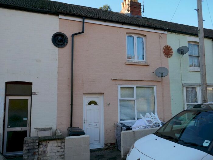 2 Bedroom Terraced House To Rent In Eastland Road, Yeovil BA21