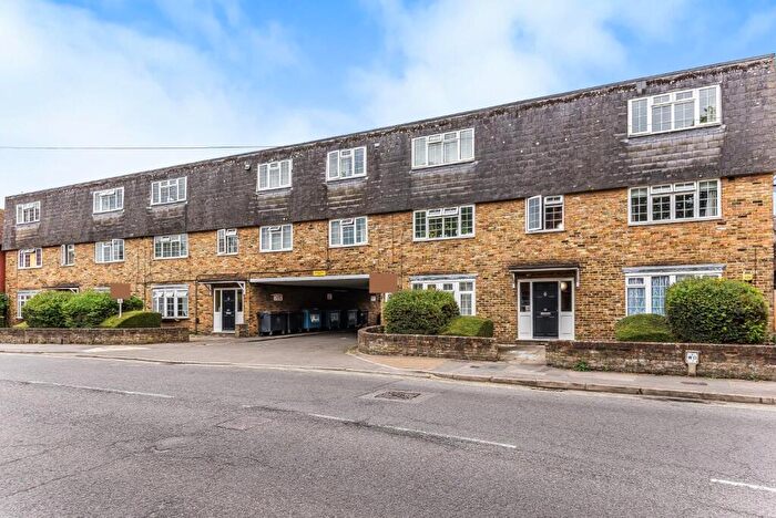 2 Bedroom Flat For Sale In St. Leonards Road, Windsor, SL4