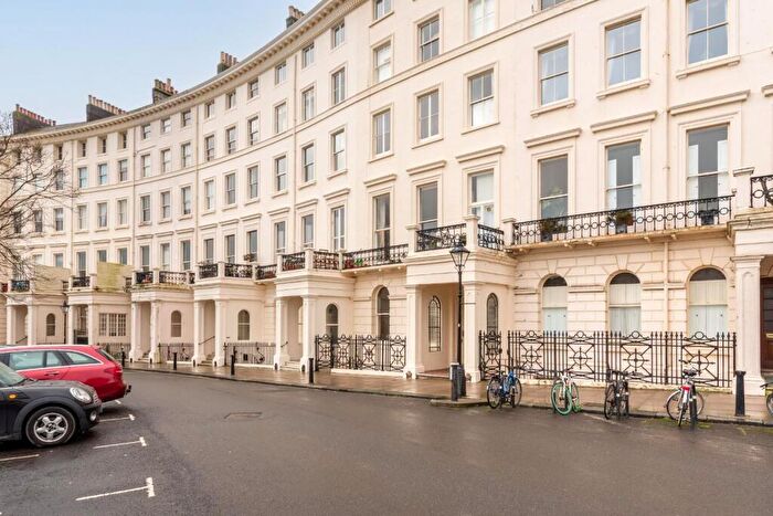 2 Bedroom Flat For Sale In Adelaide Crescent, Hove, BN3