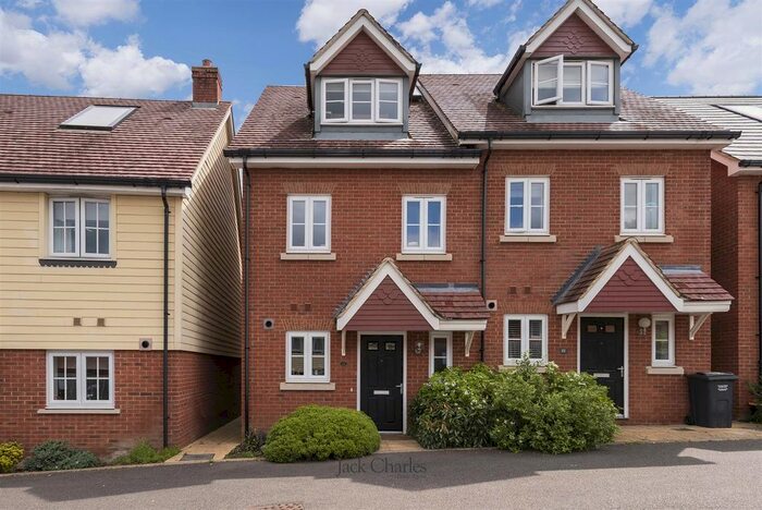 3 Bedroom Property To Rent In Dame Kelly Holmes Way, Tonbridge, TN9