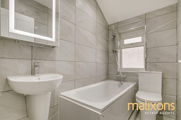 2 Bedroom Detached House For Sale In Derinton Road, London, SW17