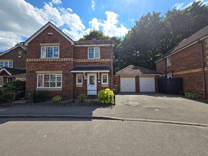 4 Bedroom Detached House To Rent In Oldmill View, Dewsbury, WF12