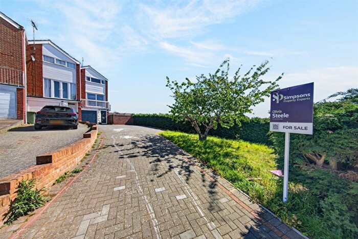 3 Bedroom End Terrace House For Sale In Bideford Green, Leighton Buzzard, LU7