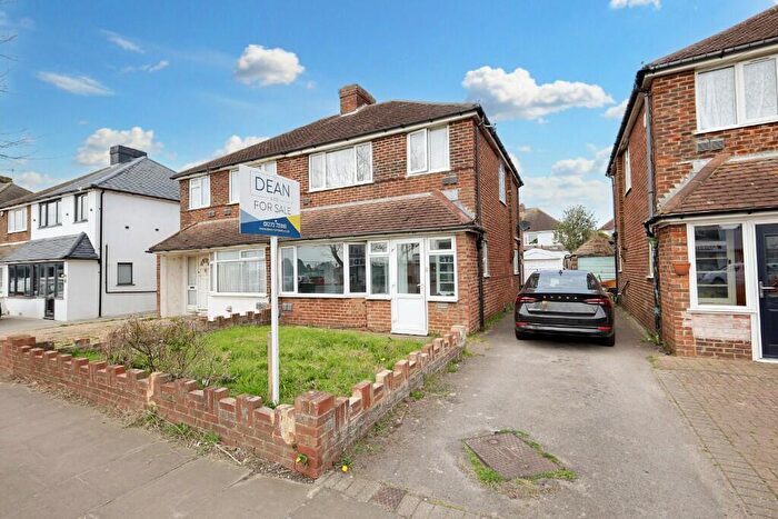 3 Bedroom Semi-Detached House For Sale In Old Shoreham Road, BN41