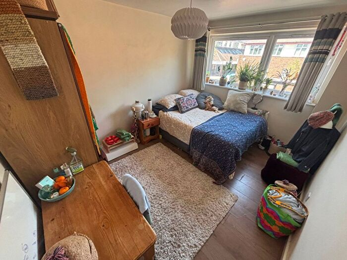 6 Bedroom Flat To Rent In Dunton Road, London, SE1