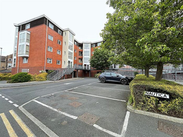 2 Bedroom Flat For Sale In The Waterfront, Selby, YO8
